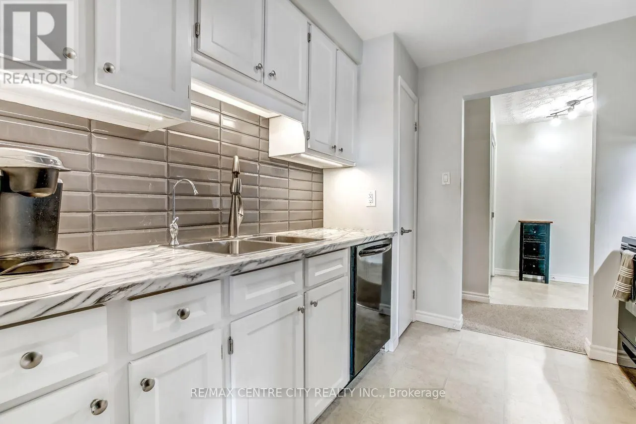 11 - 125 ELM STREET #11