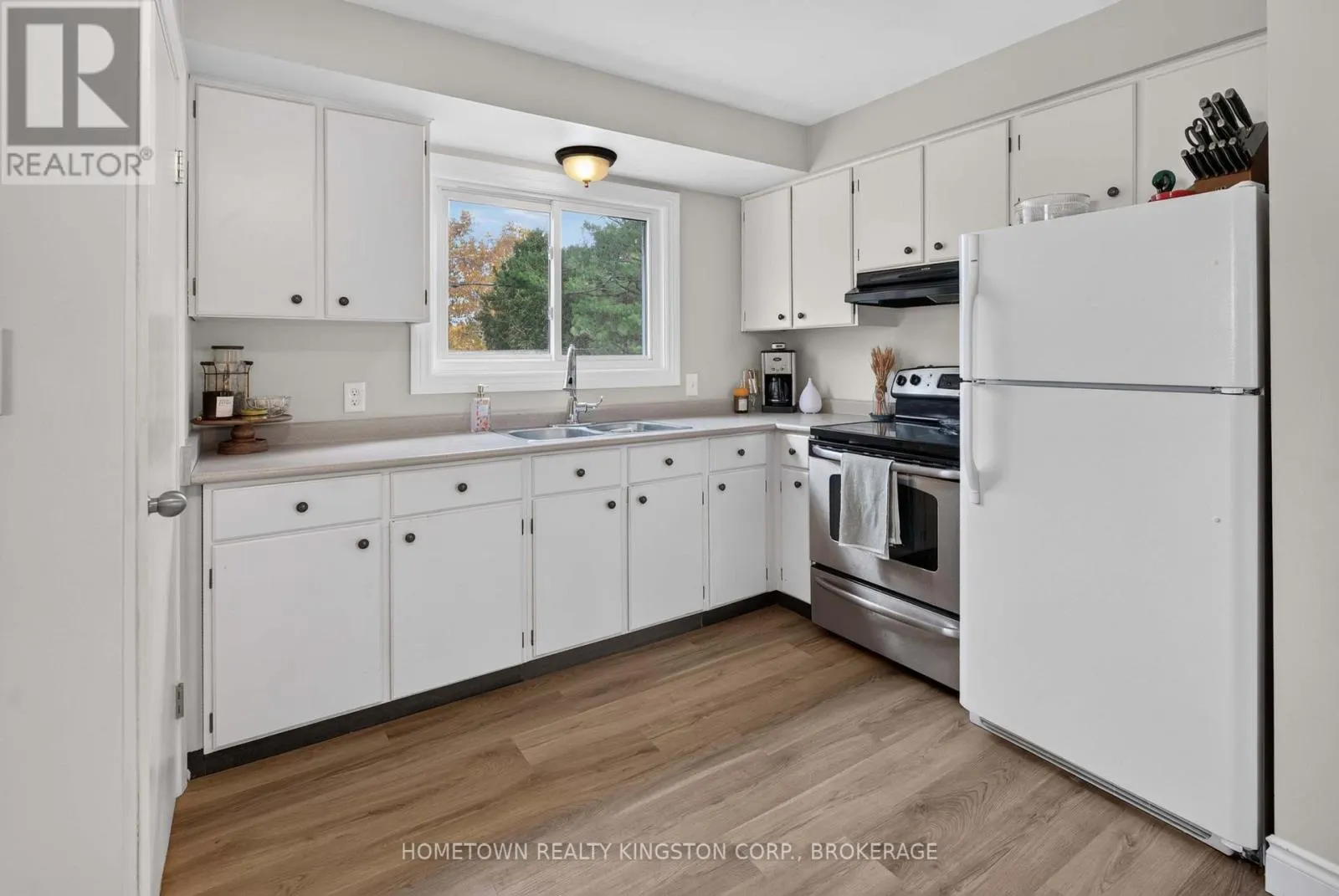192 CAMBERLEY CRESCENT