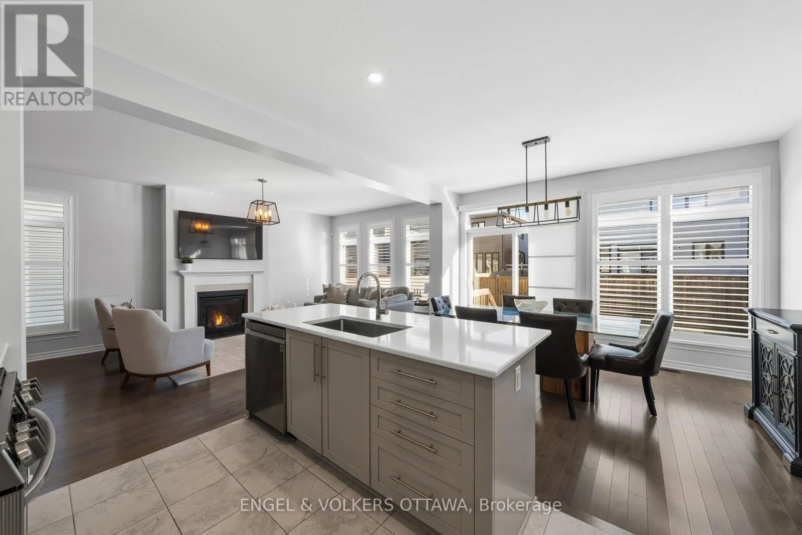 633 MOONFLOWER CRESCENT