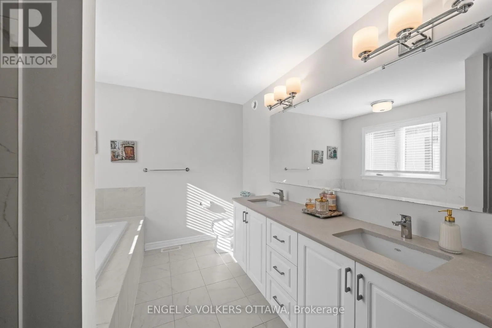633 MOONFLOWER CRESCENT