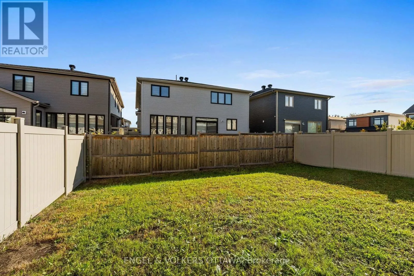 633 MOONFLOWER CRESCENT