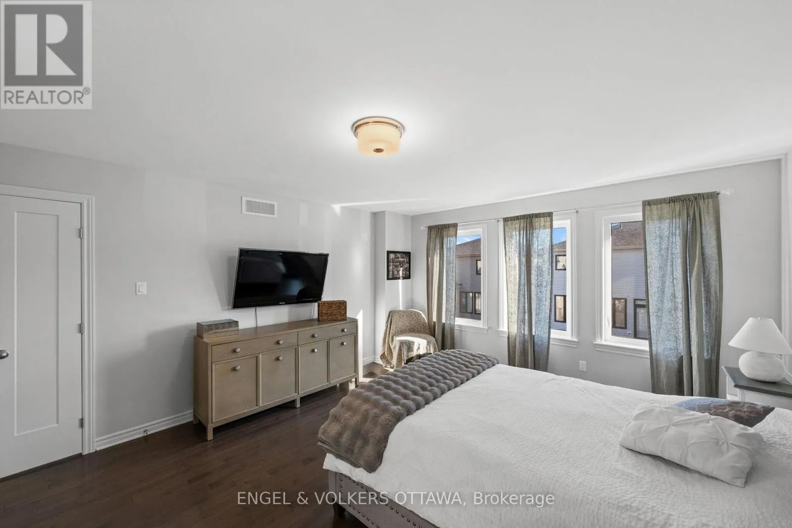 633 MOONFLOWER CRESCENT