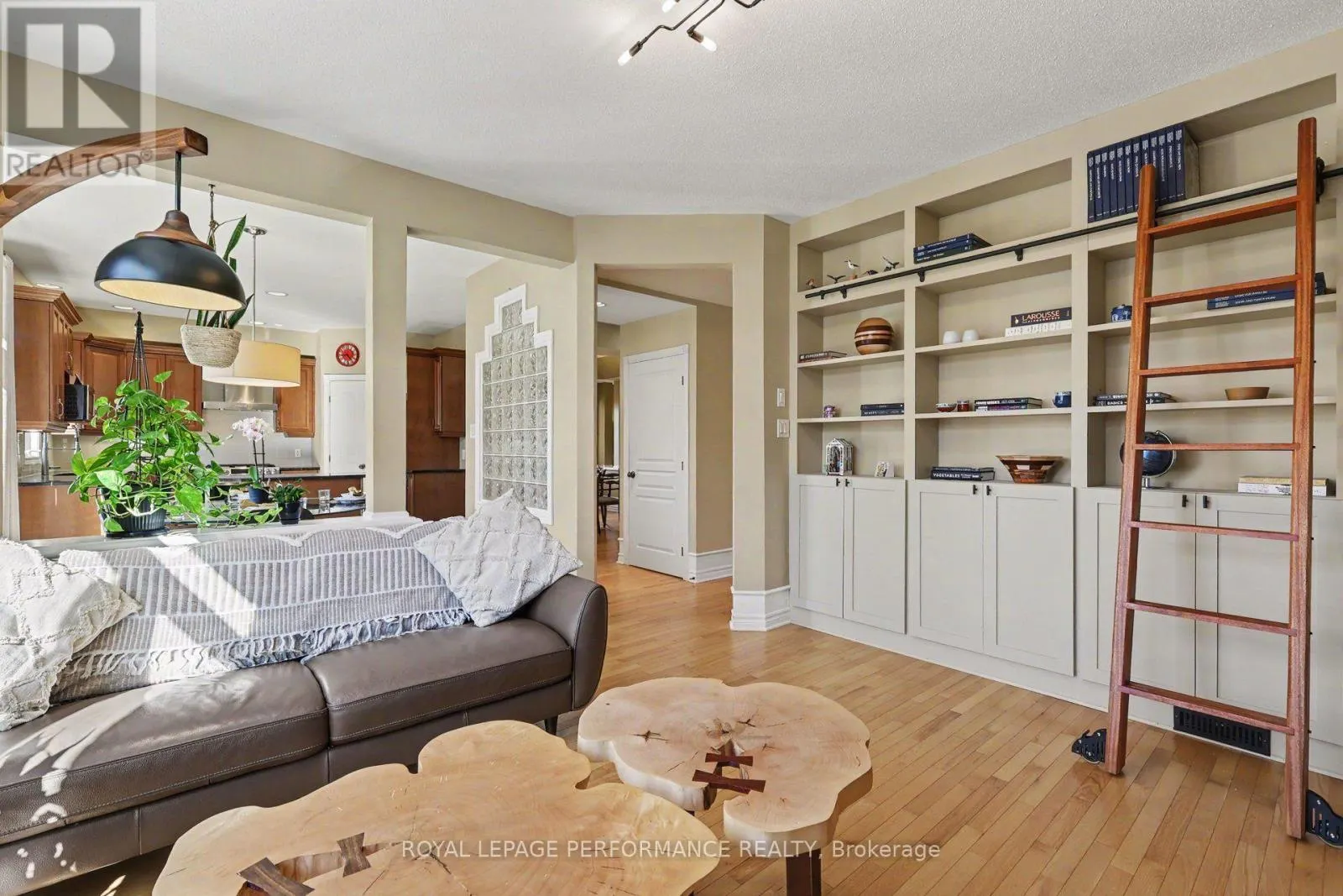 1033 RED SPRUCE STREET