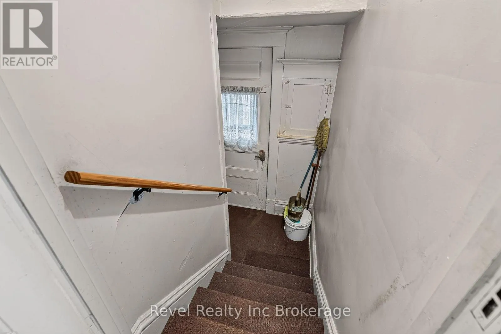 596 KING STREET