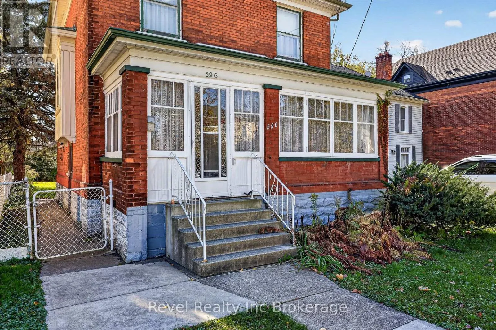 596 KING STREET
