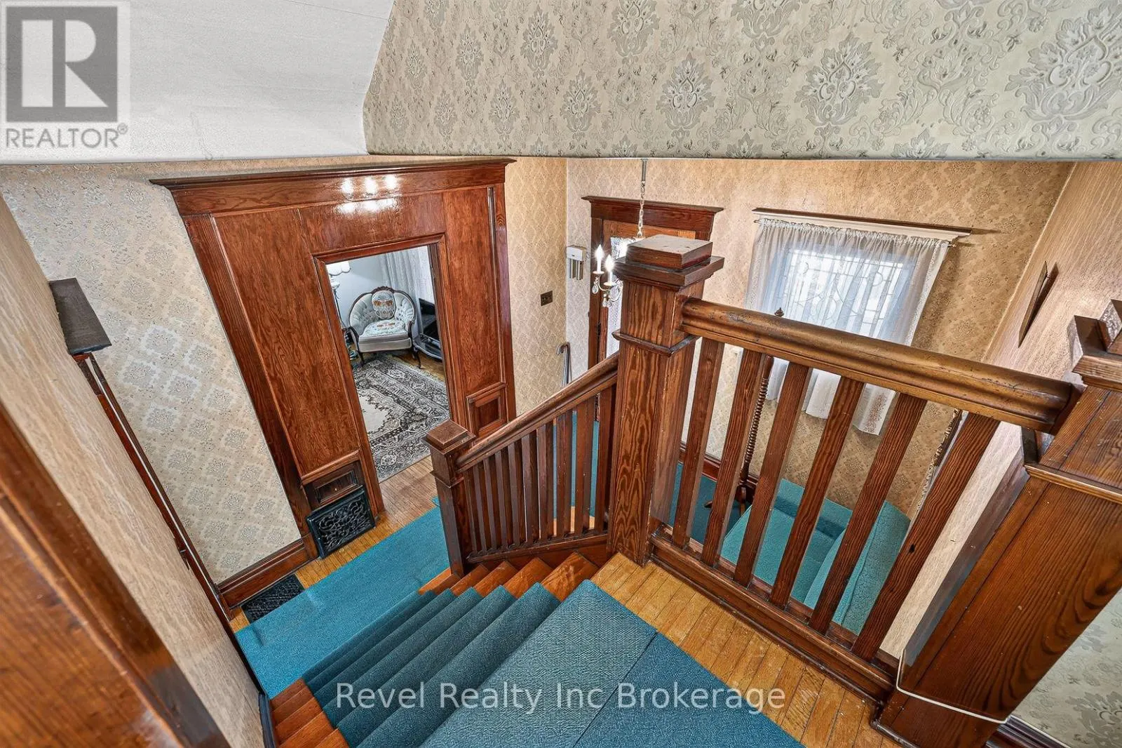 596 KING STREET