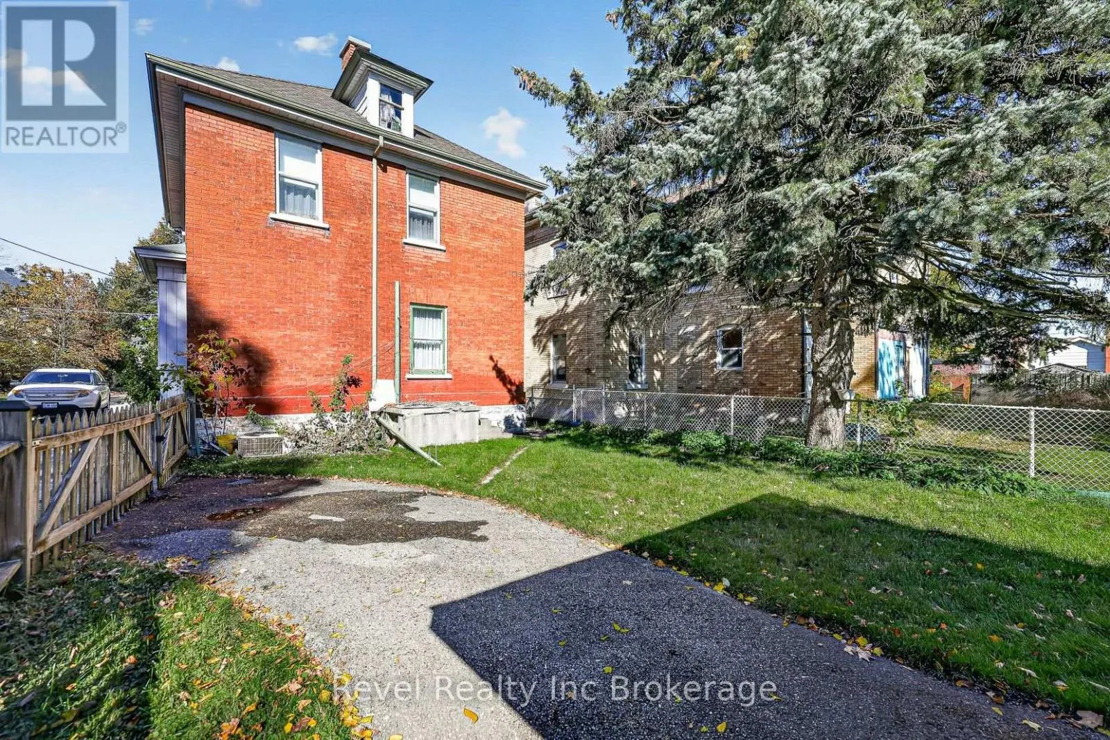 596 KING STREET