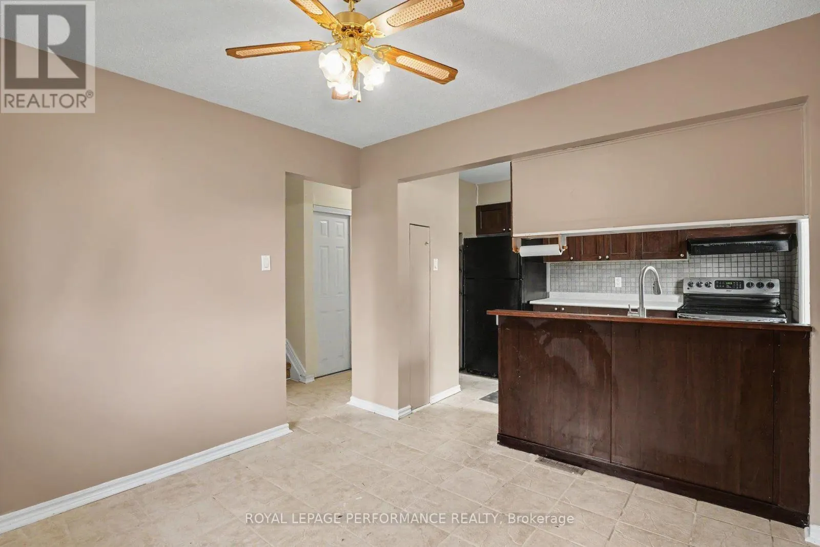 1394 RIDGEBROOK DRIVE