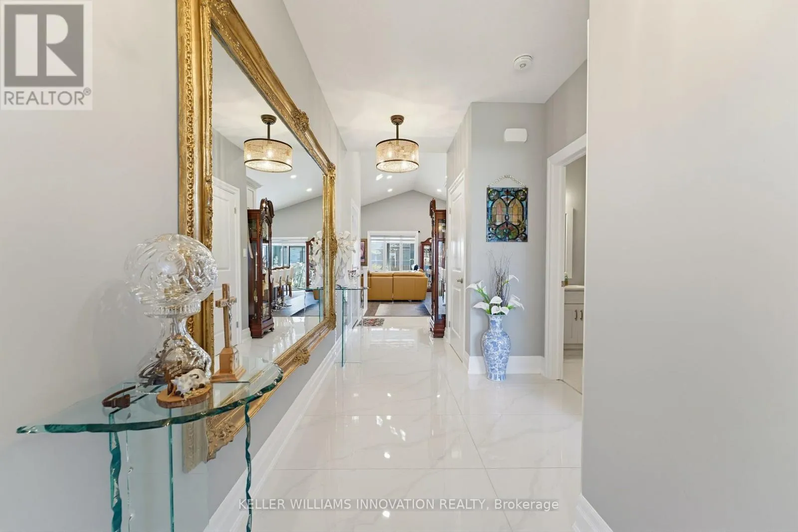 24 WINCHESTER CRESCENT