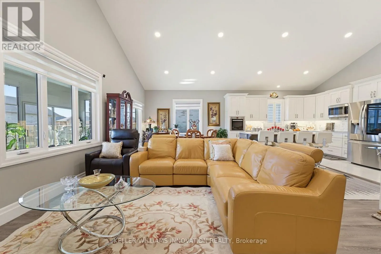 24 WINCHESTER CRESCENT