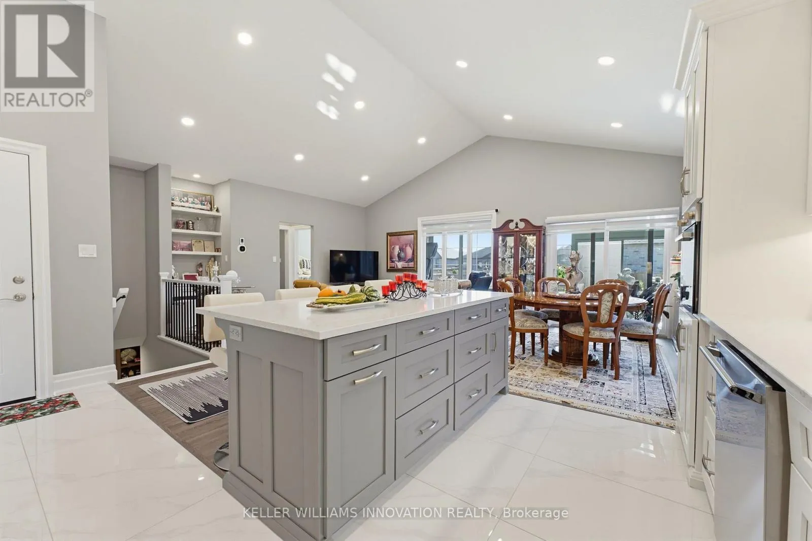 24 WINCHESTER CRESCENT