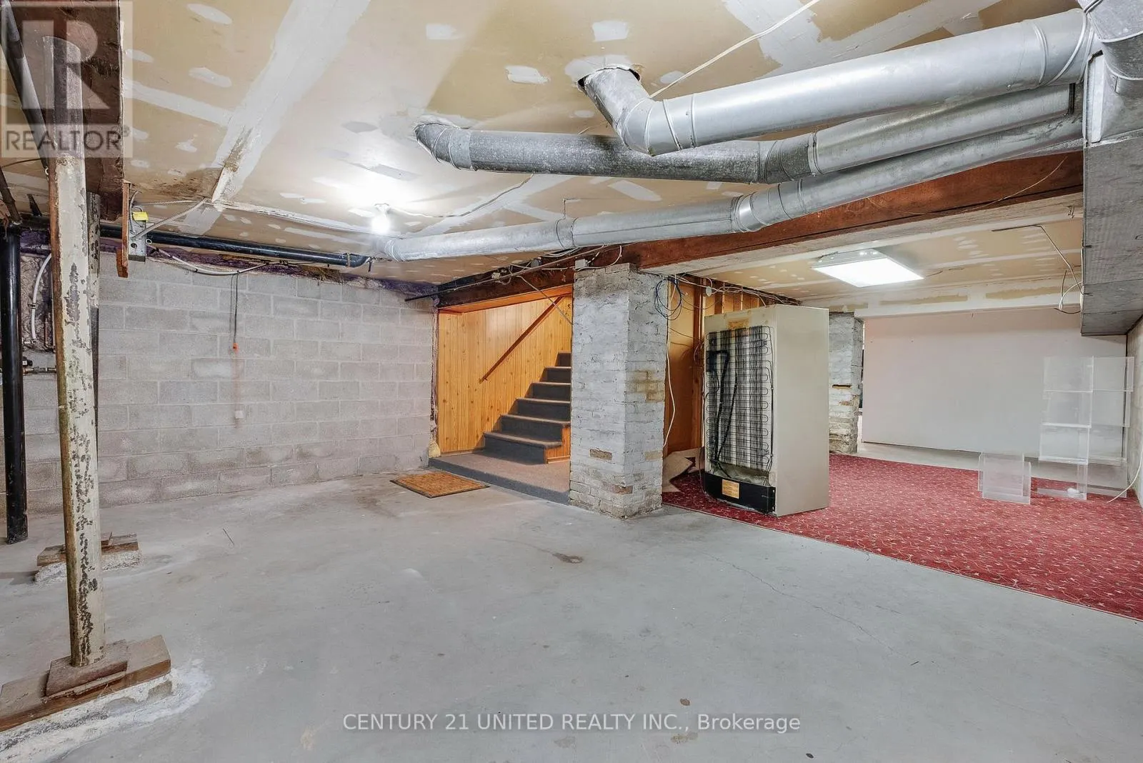 39 KING STREET W