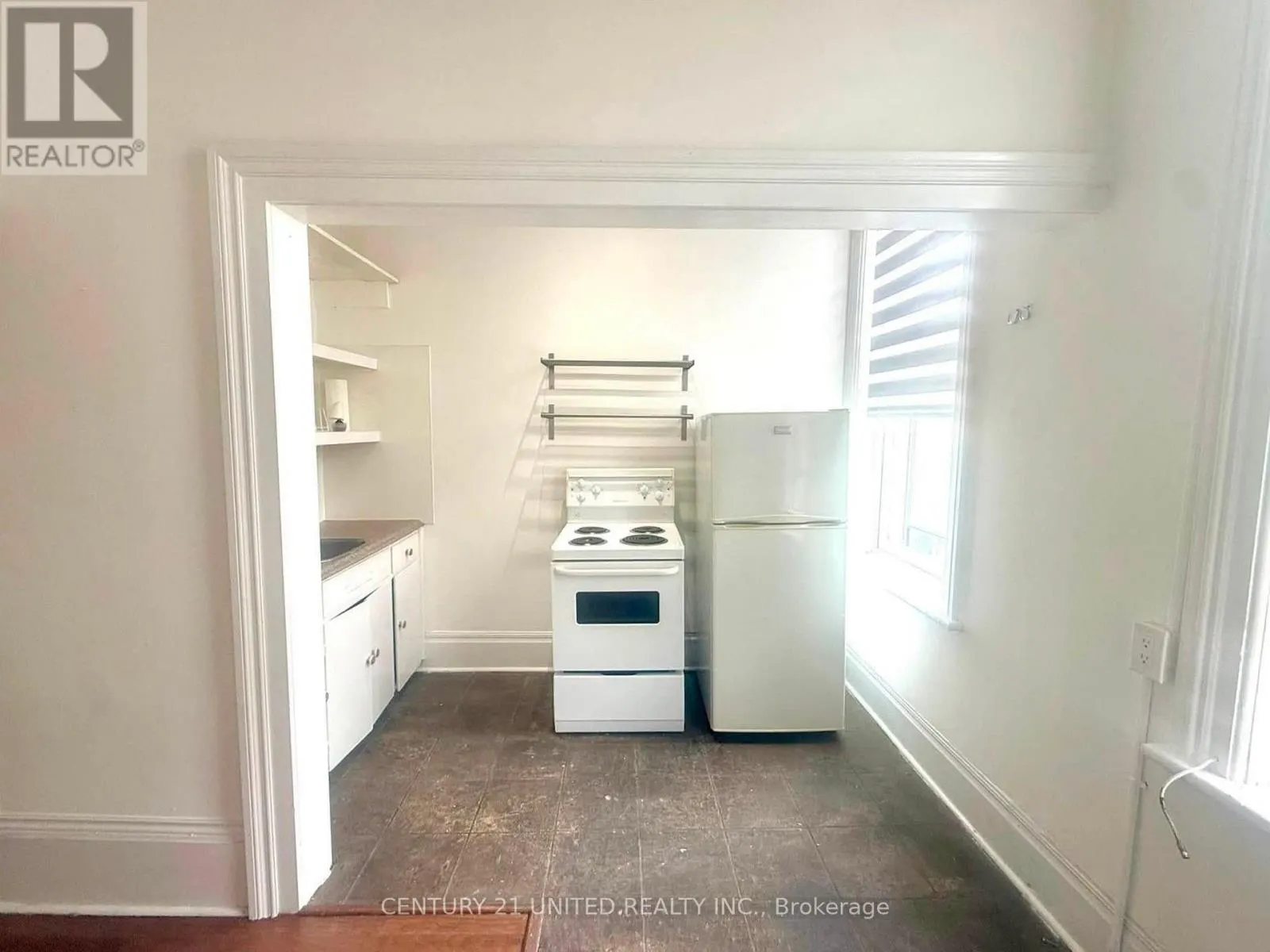 39 KING STREET W