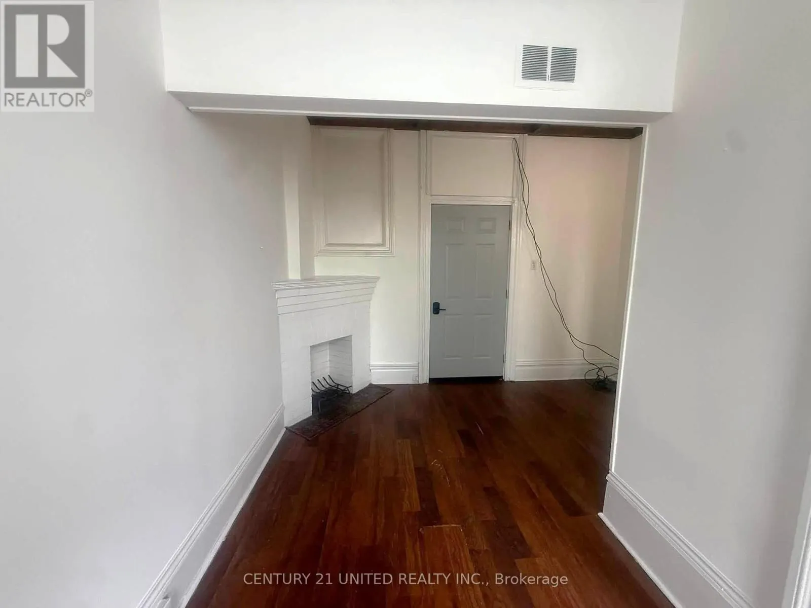 39 KING STREET W
