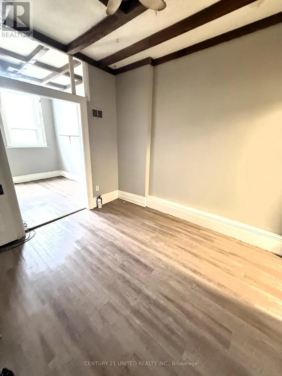 39 KING STREET W