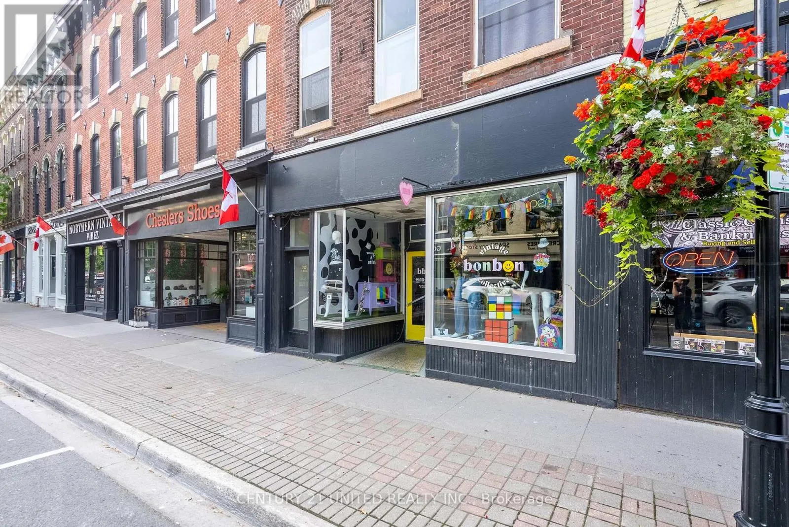 39 KING STREET W