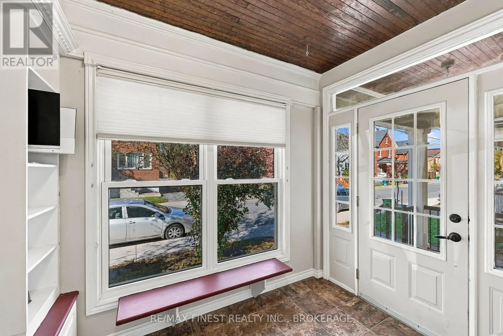 463 VICTORIA STREET