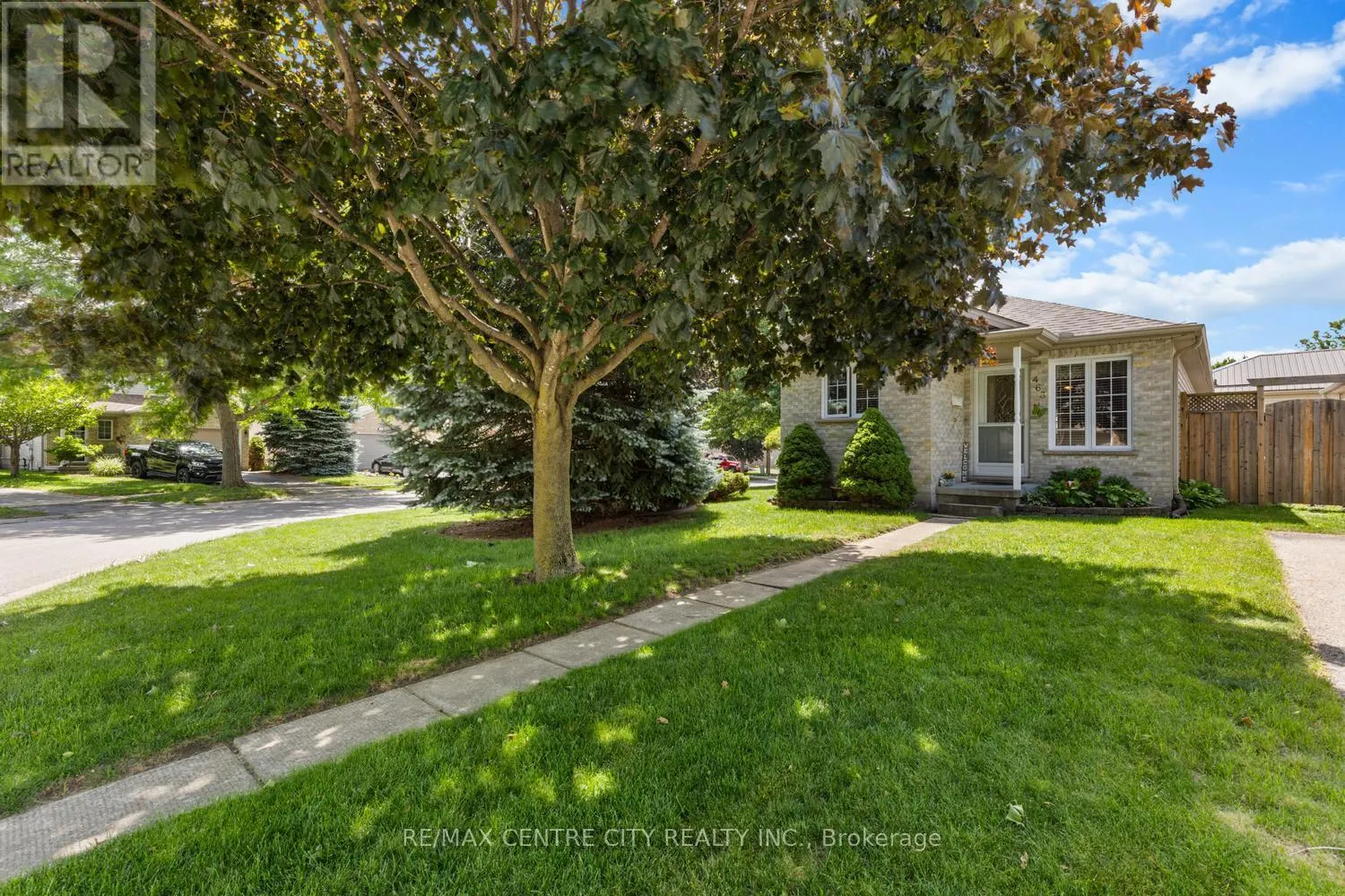 463 EXMOUTH CIRCLE