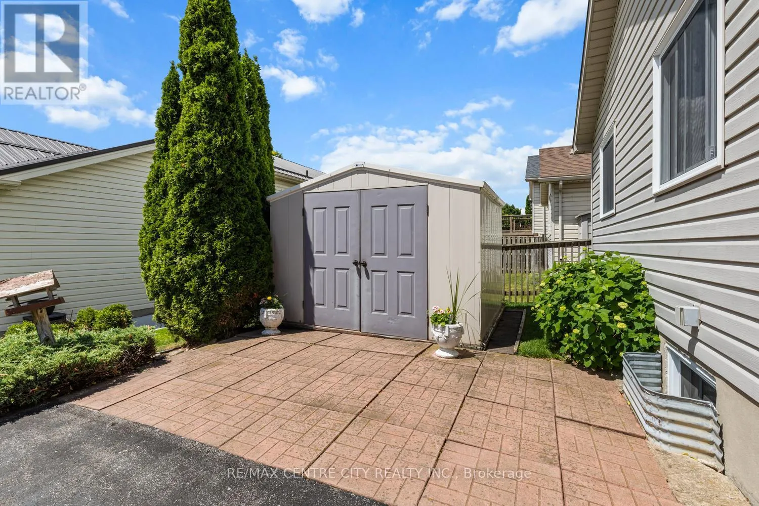 463 EXMOUTH CIRCLE