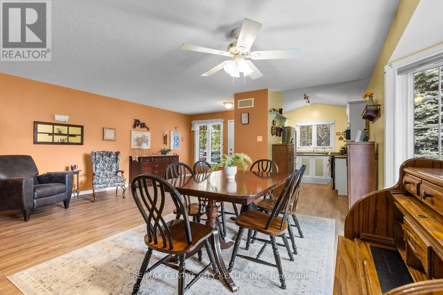463 EXMOUTH CIRCLE