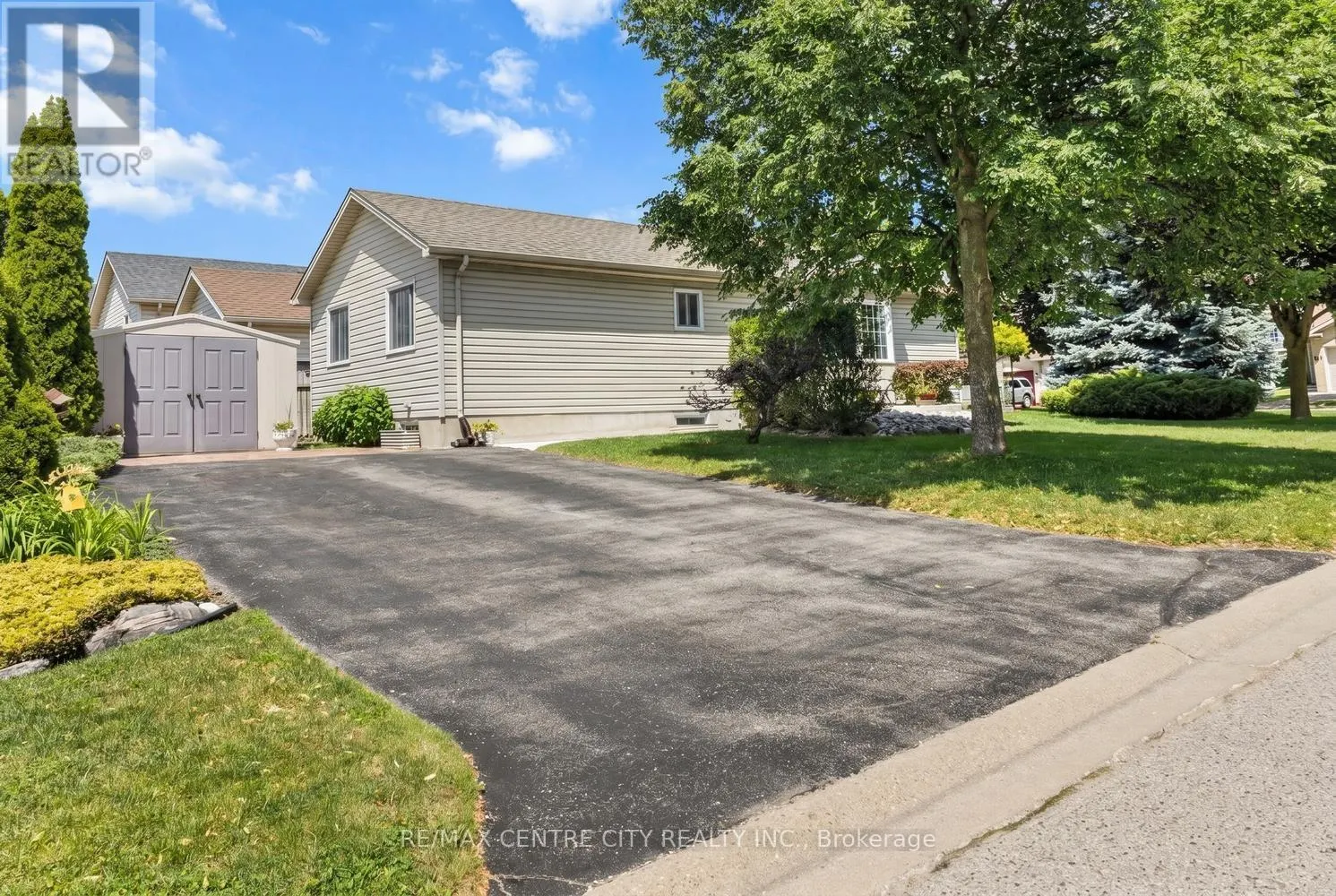 463 EXMOUTH CIRCLE