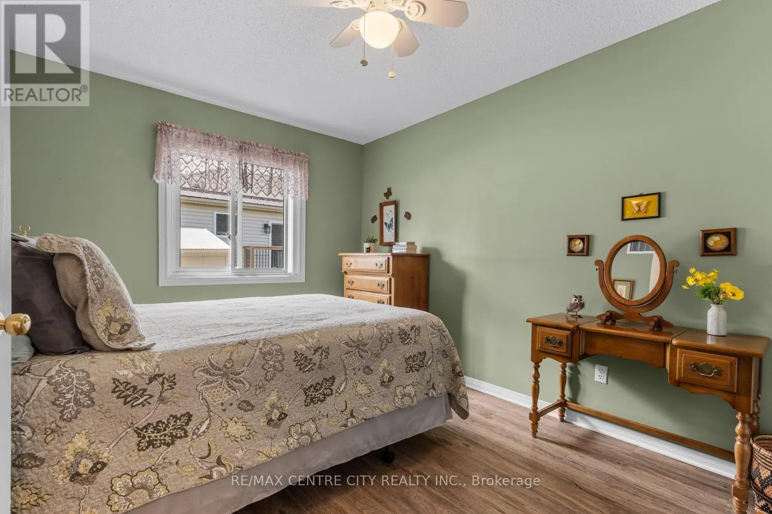 463 EXMOUTH CIRCLE
