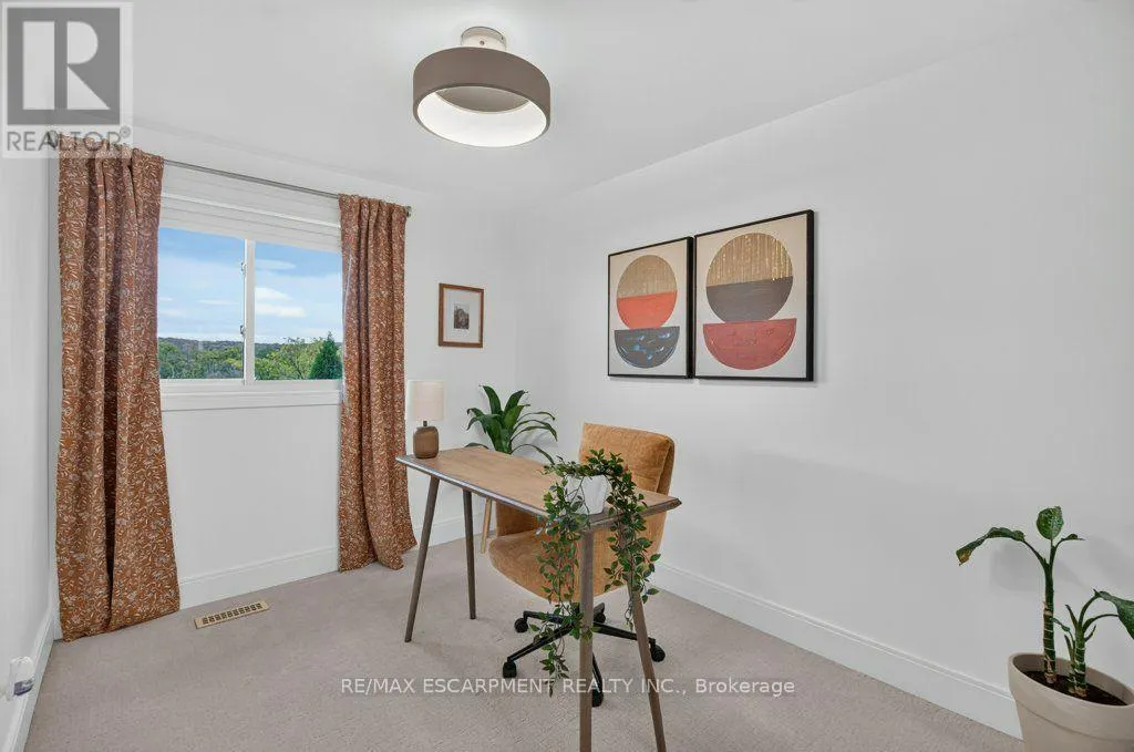 7 BRIAR LANE