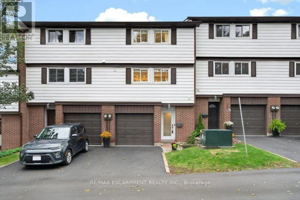 7 BRIAR LANE