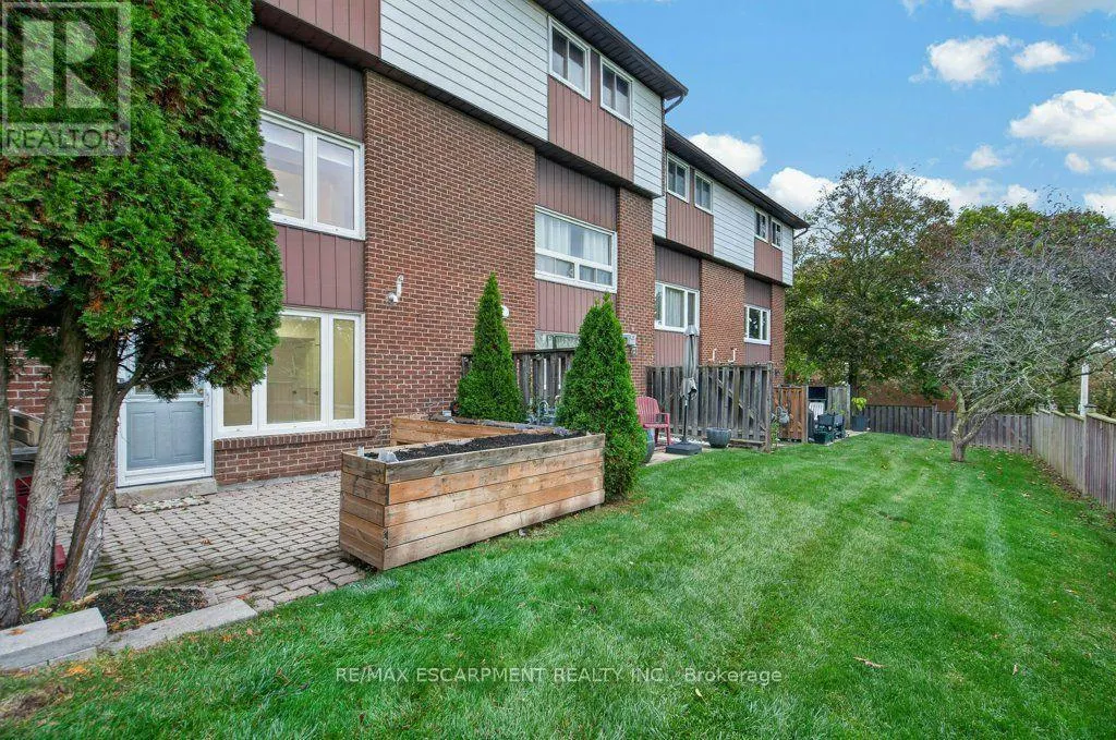7 BRIAR LANE