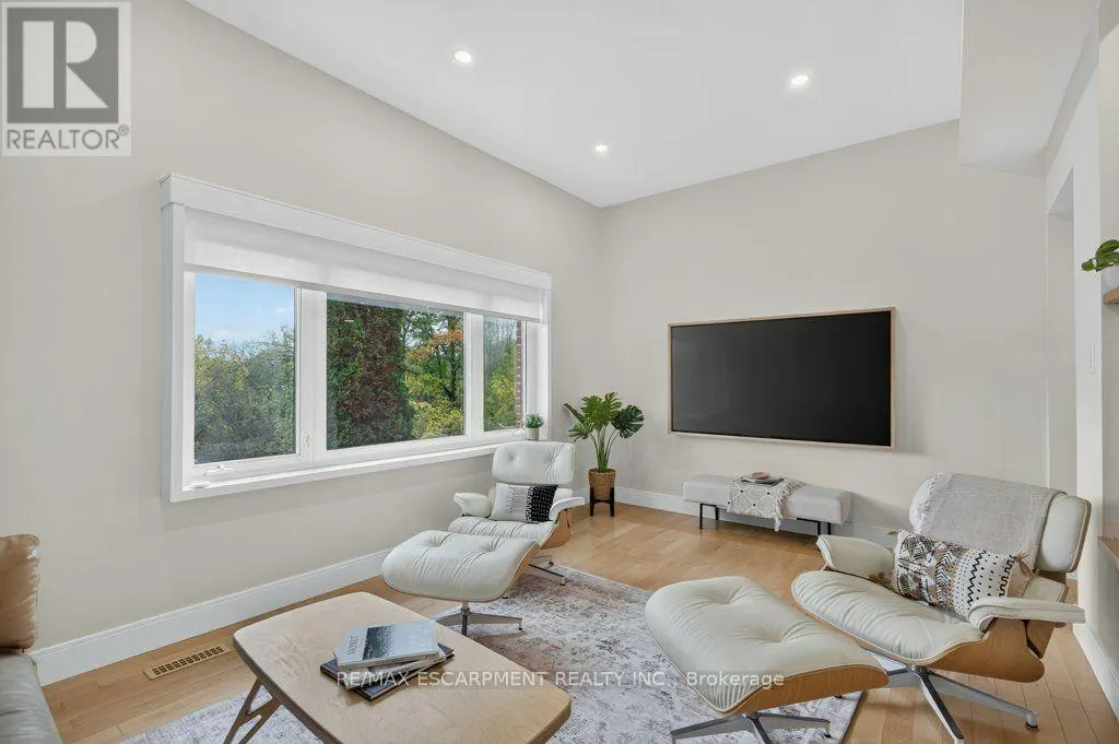 7 BRIAR LANE