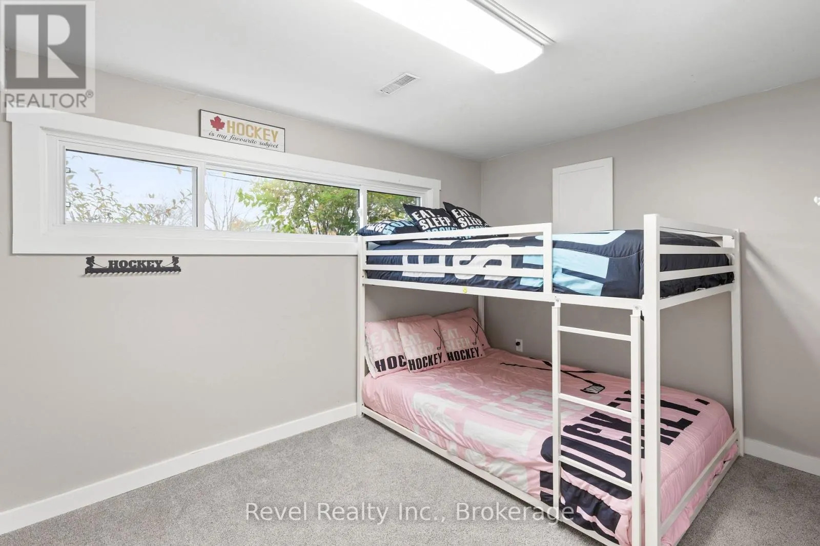 17 MOHAWK DRIVE