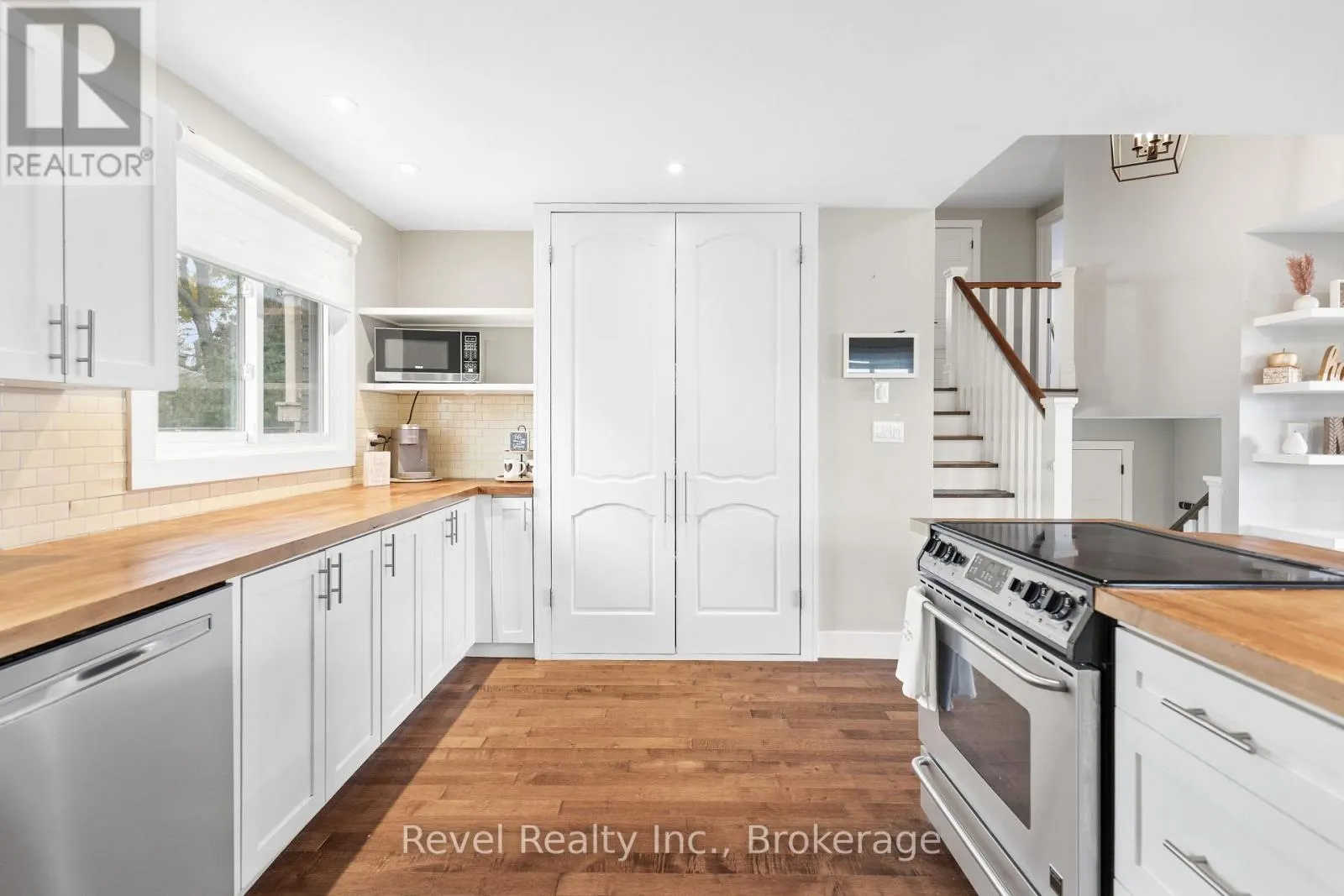 17 MOHAWK DRIVE
