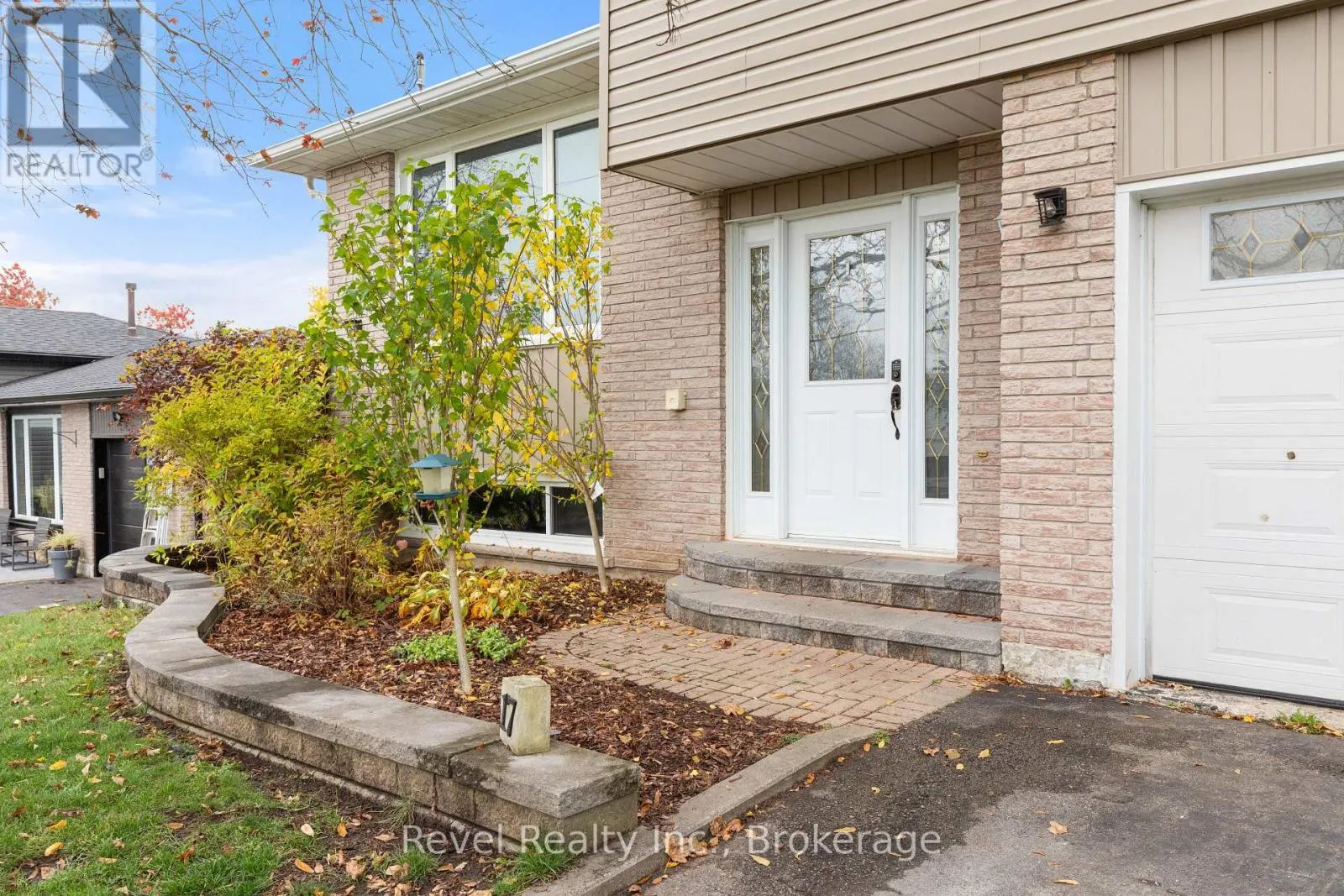 17 MOHAWK DRIVE