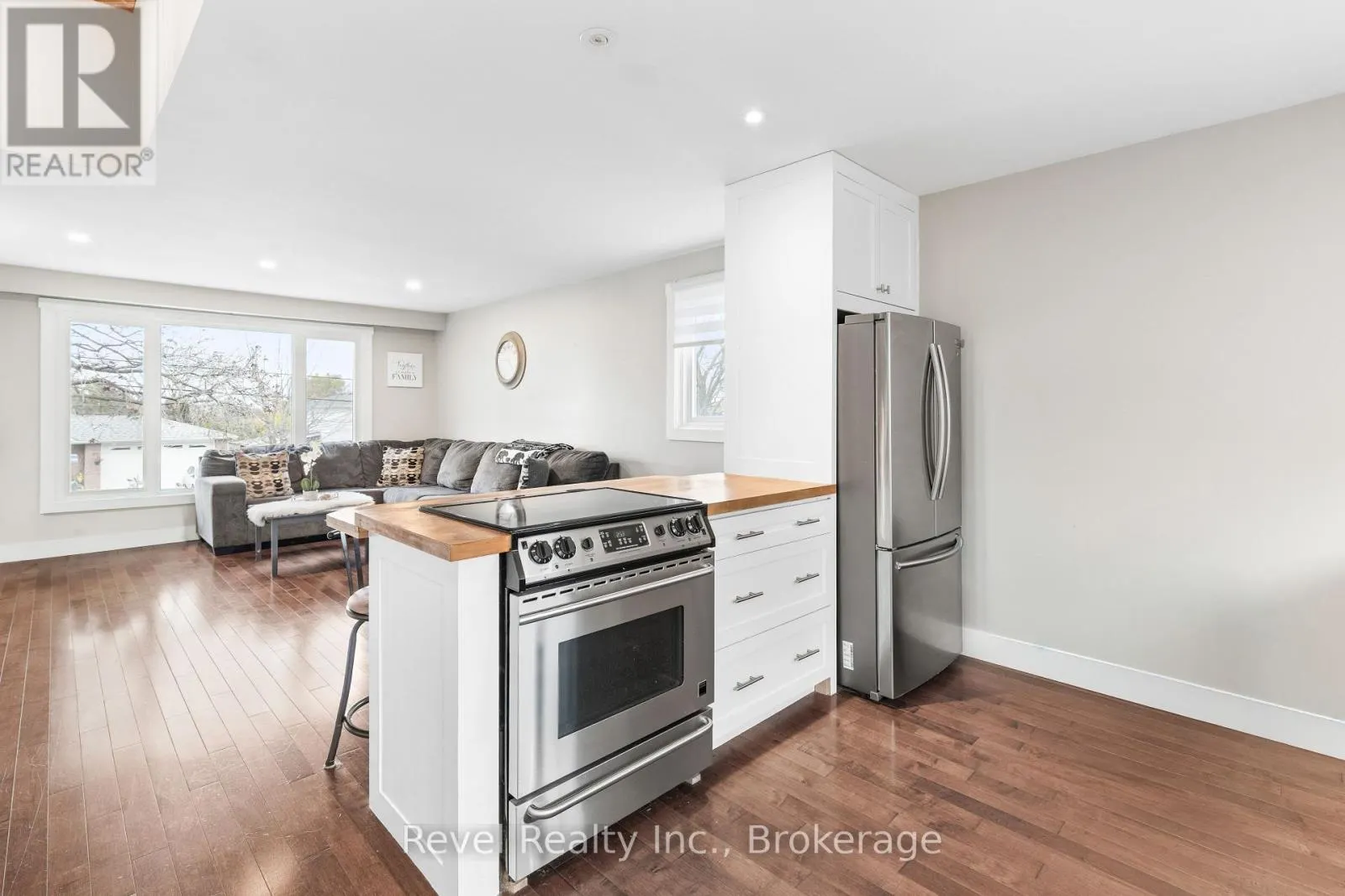 17 MOHAWK DRIVE