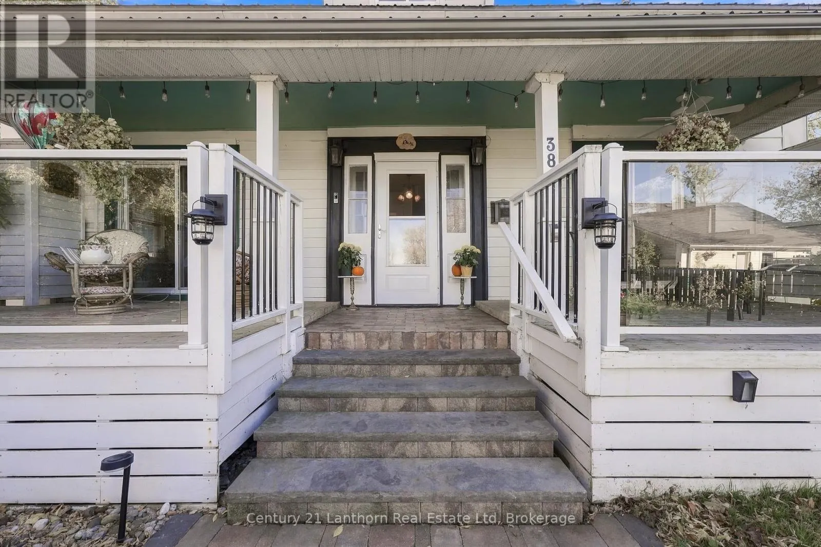 382 FRONT STREET