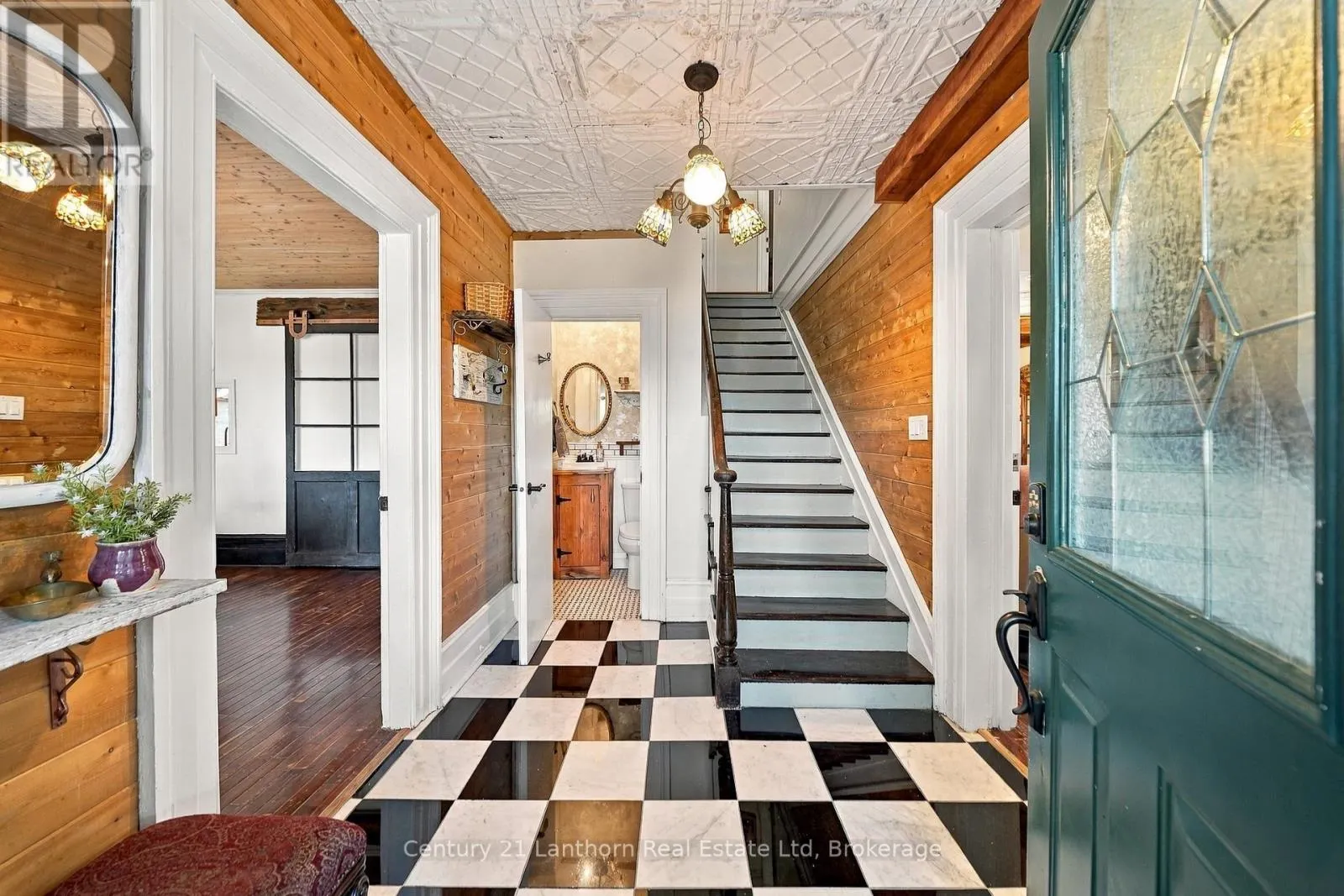 382 FRONT STREET