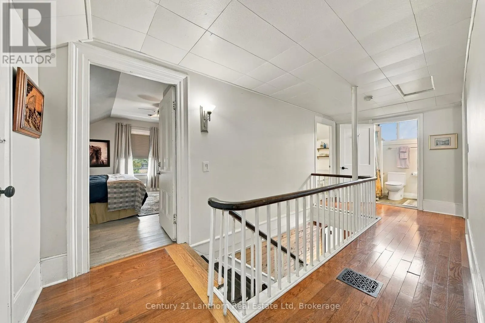 382 FRONT STREET