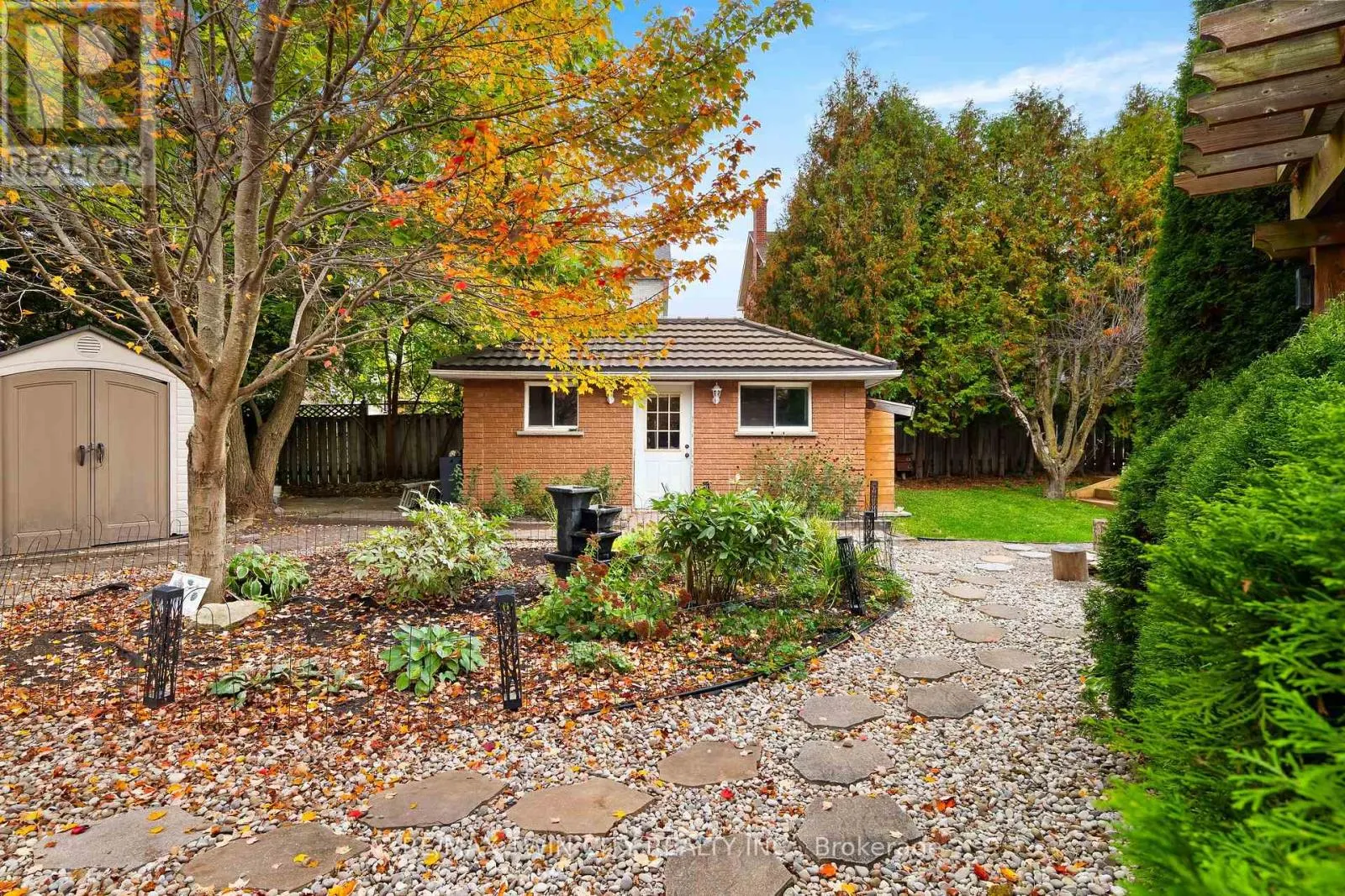 98 WALLACE DRIVE