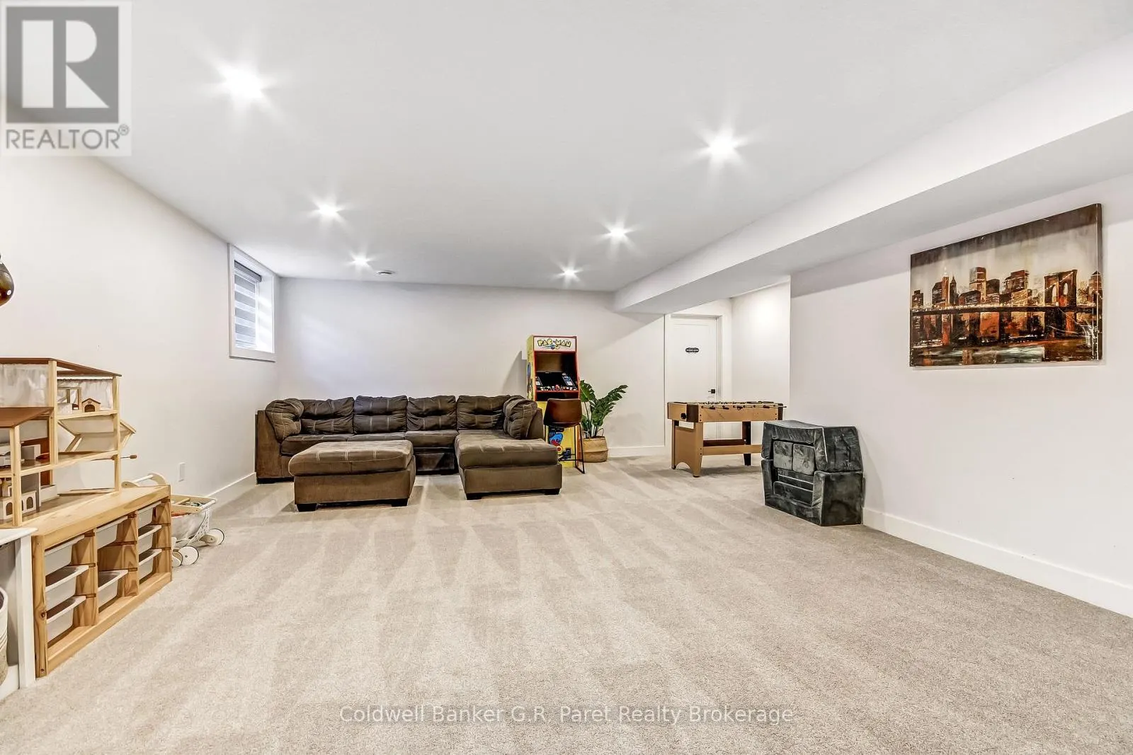 11 MACNEIL COURT