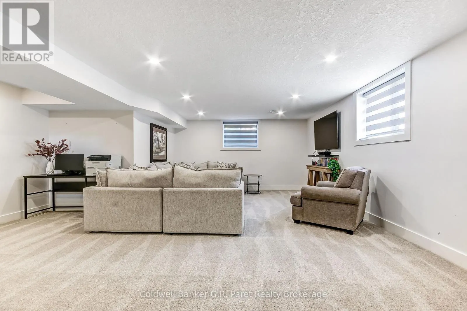 11 MACNEIL COURT