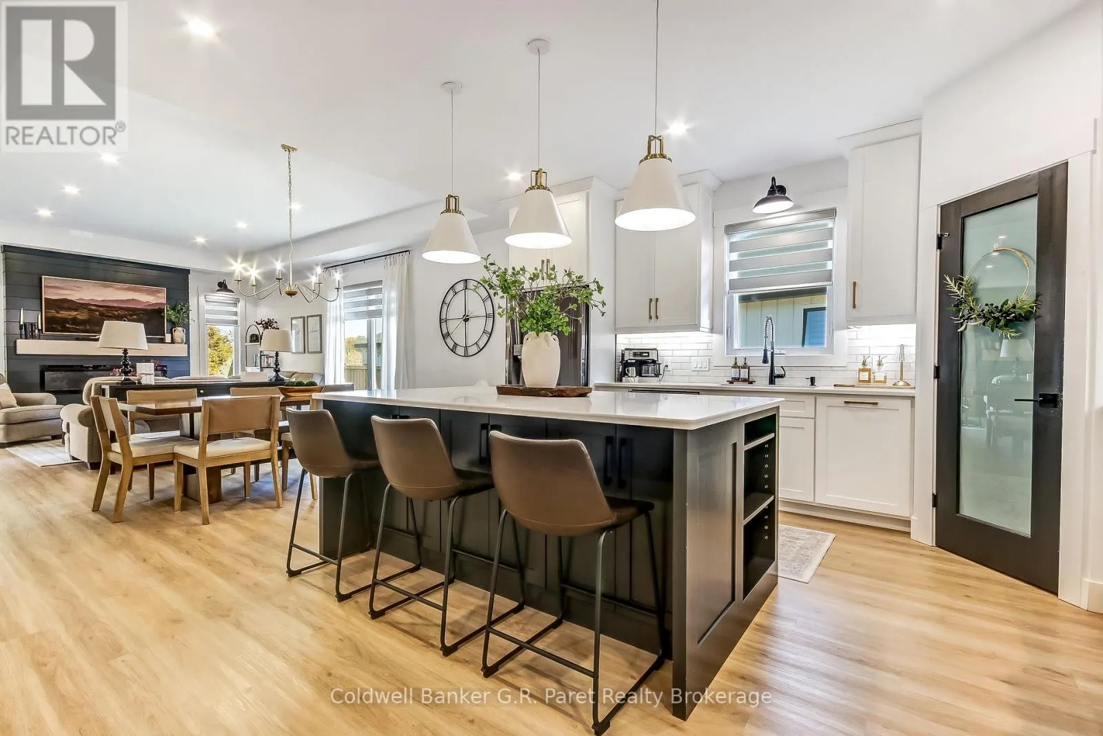 11 MACNEIL COURT