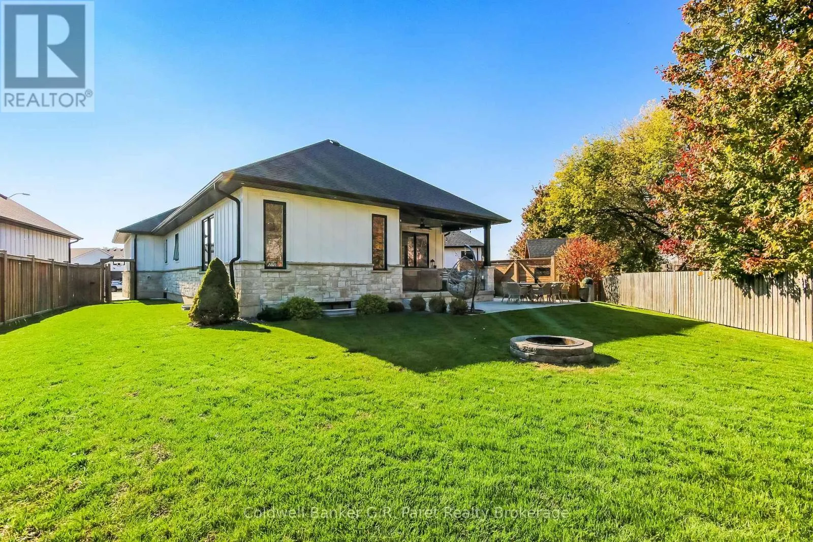 11 MACNEIL COURT