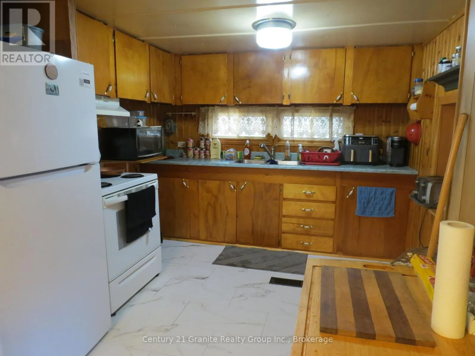 1084 ALGONQUIN ROAD