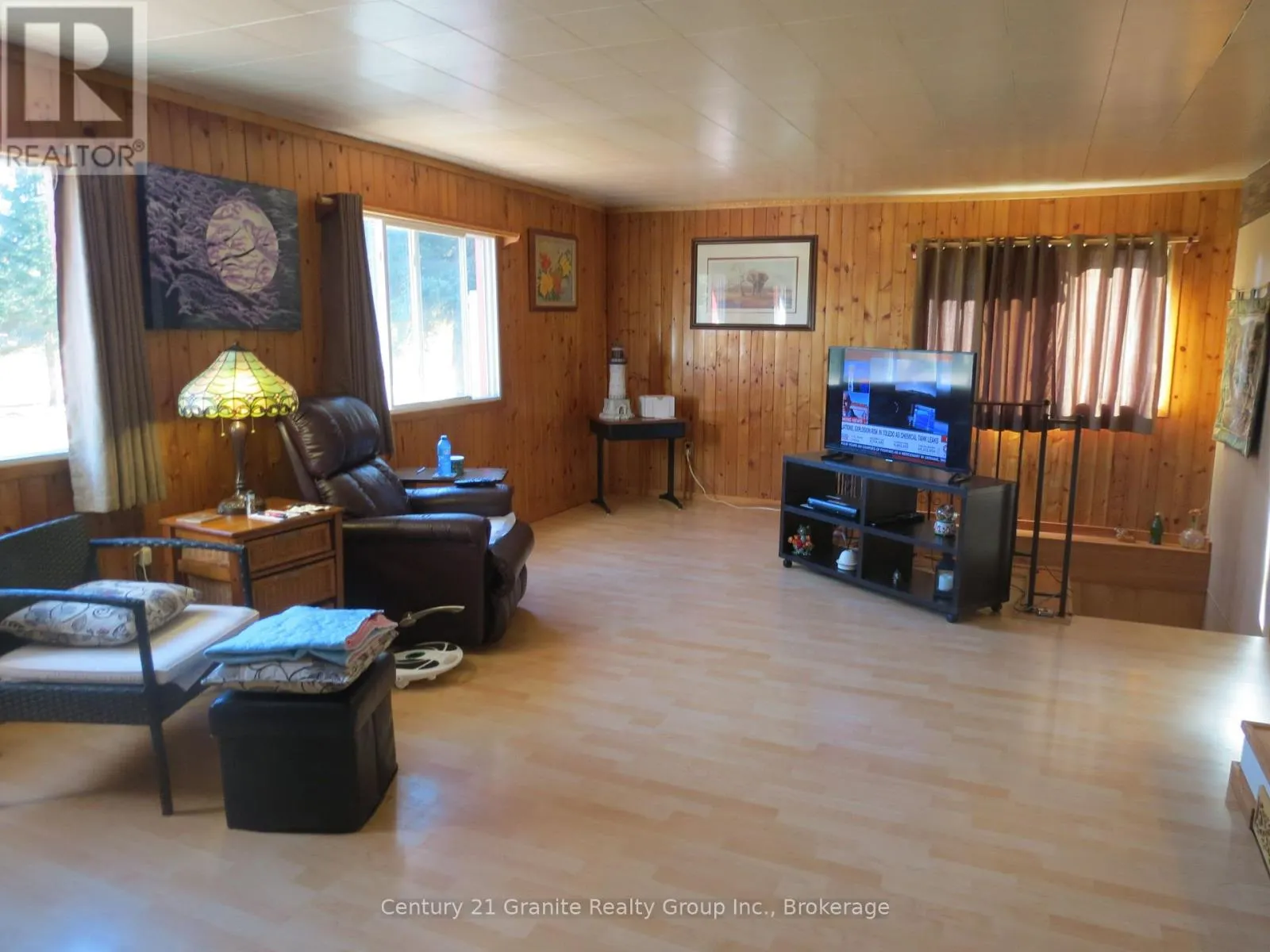 1084 ALGONQUIN ROAD
