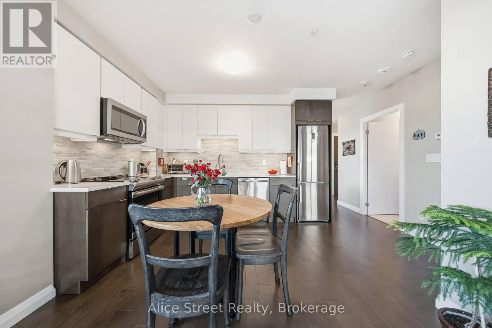 414 - 63 ARTHUR STREET S #414