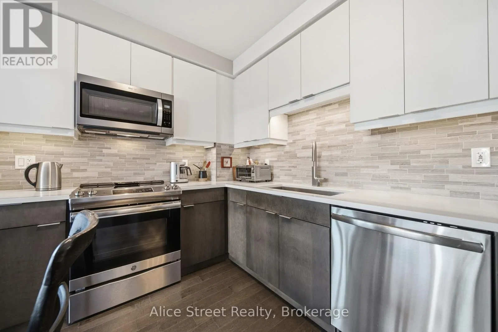414 - 63 ARTHUR STREET S #414