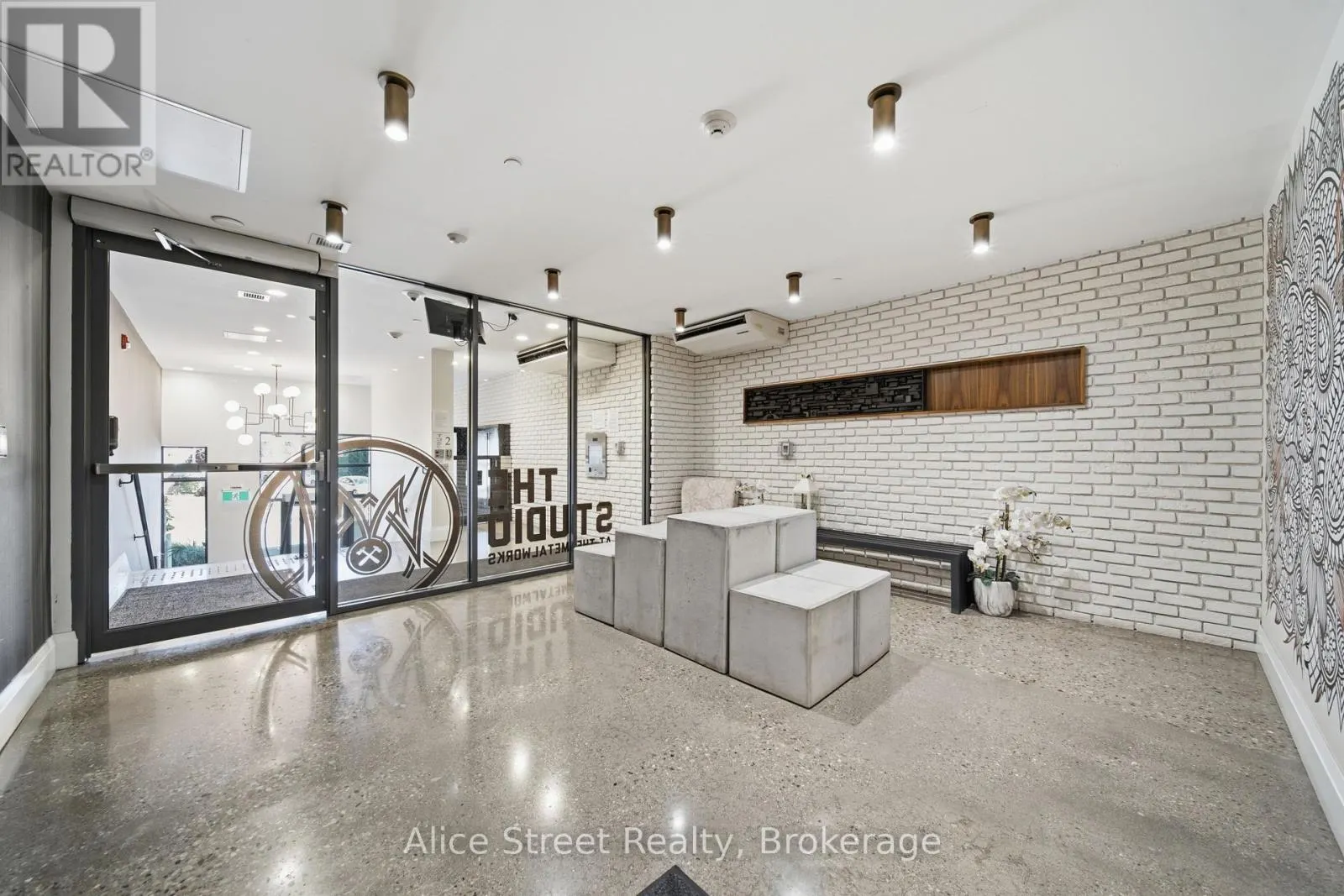 414 - 63 ARTHUR STREET S #414