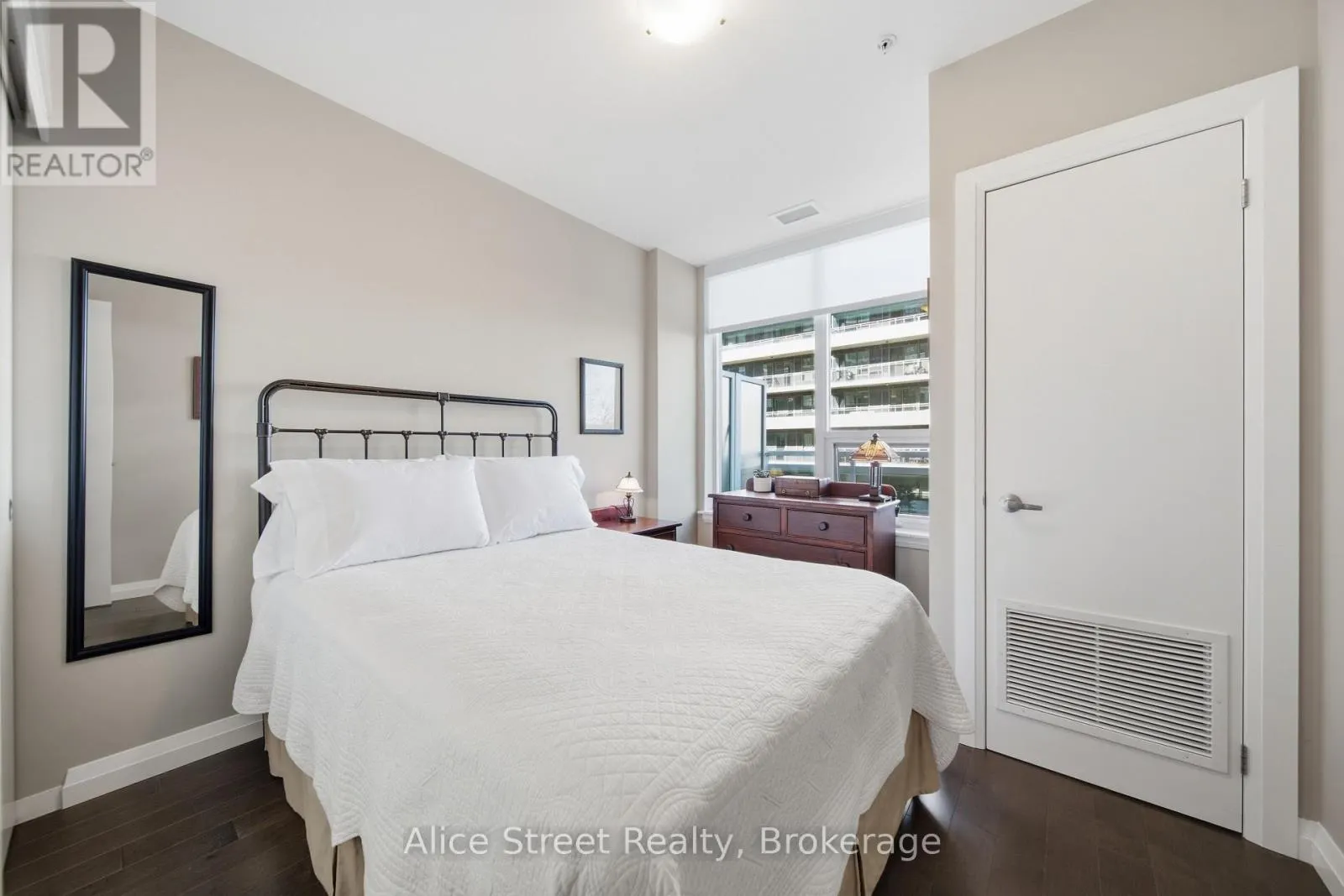 414 - 63 ARTHUR STREET S #414