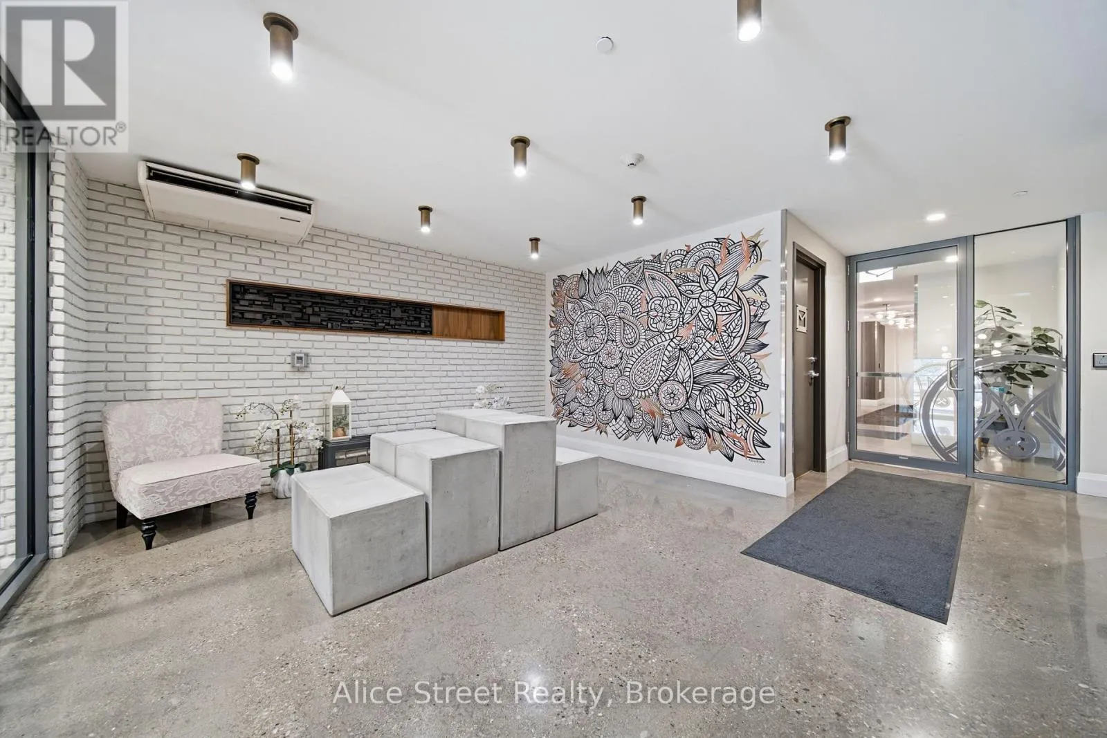 414 - 63 ARTHUR STREET S #414