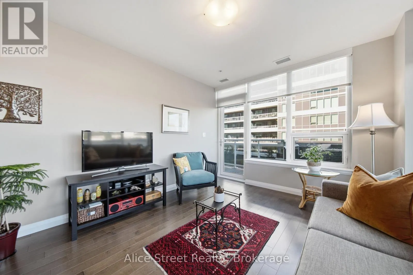 414 - 63 ARTHUR STREET S #414